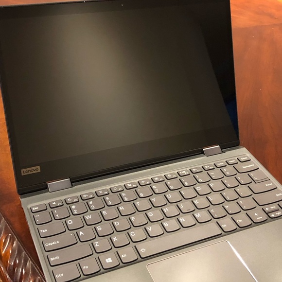 Lenovo Yoga 720-12IKB Laptop - Picture 1 of 3